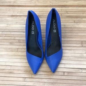 Sexy Electric blue pumps